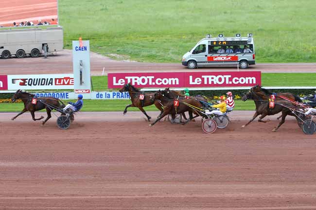 Photo d'arrivée de la course pmu PRIX HUBERT HARDY à CAEN le Mercredi 17 mai 2017