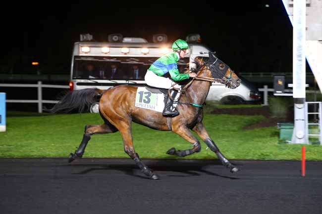 Photo d'arrivée de la course pmu PRIX ALIOTH à PARIS-VINCENNES le Vendredi 19 mai 2017