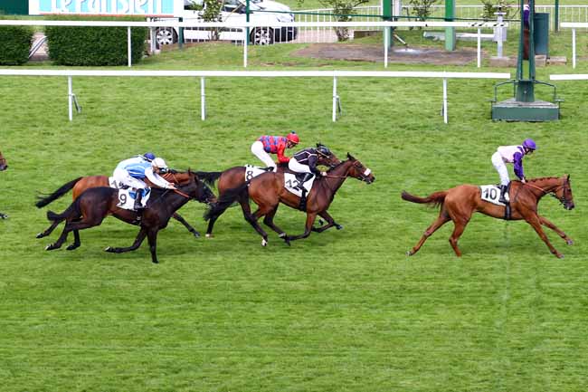 Photo d'arrivée de la course pmu PRIX DE CLIGNANCOURT à SAINT-CLOUD le Vendredi 19 mai 2017