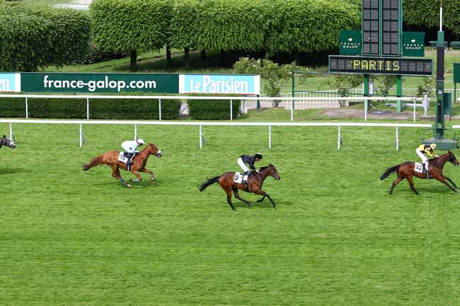 Photo d'arrivée de la course pmu PRIX DES MIRAMIONES à SAINT-CLOUD le Vendredi 19 mai 2017