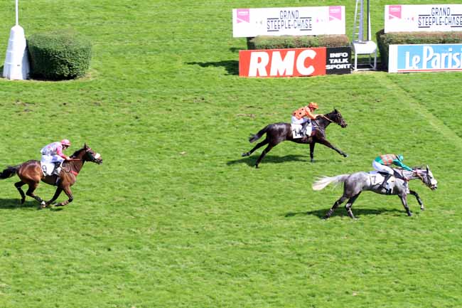 Photo d'arrivée de la course pmu PRIX POT D'OR à AUTEUIL le Samedi 20 mai 2017