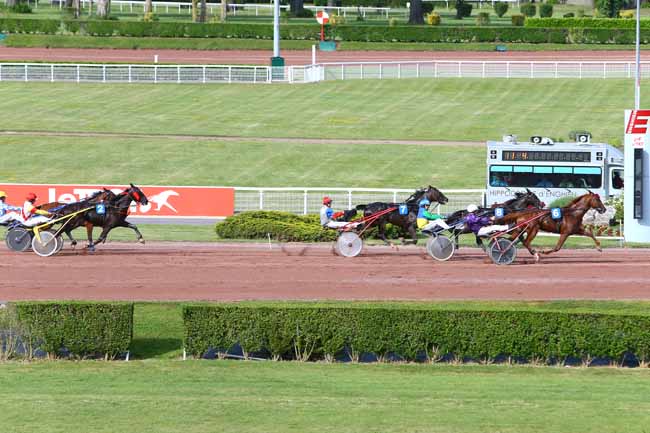 Photo d'arrivée de la course pmu PRIX DE LA PORTE DE SAINT-OUEN à ENGHIEN le Samedi 27 mai 2017