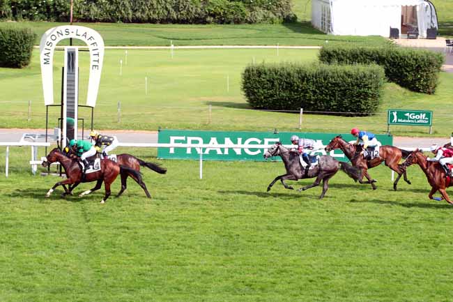 Photo d'arrivée de la course pmu PRIX DES BORDS DE SEINE à MAISONS-LAFFITTE le Lundi 29 mai 2017