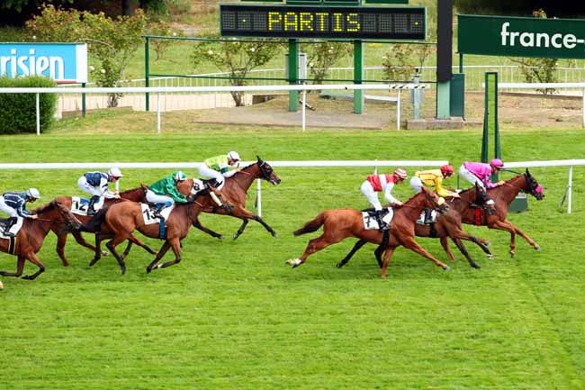 Photo d'arrivée de la course pmu PRIX DE VAUGIRARD à SAINT-CLOUD le Vendredi 2 juin 2017