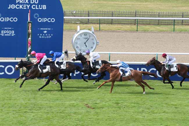 Photo d'arrivée de la course pmu GRAND PRIX DE CHANTILLY à CHANTILLY le Dimanche 4 juin 2017