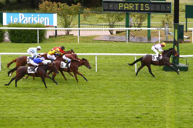 Photo d'arrivée de la course pmu PRIX DE VILLE-D'AVRAY à SAINT-CLOUD le Mardi 6 juin 2017