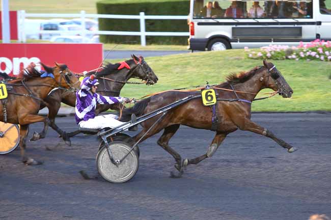 Photo d'arrivée de la course pmu PRIX EDBURGA à PARIS-VINCENNES le Mardi 6 juin 2017