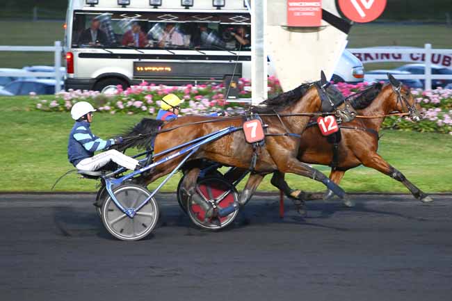 Photo d'arrivée de la course pmu PRIX LAMBERTA à PARIS-VINCENNES le Mardi 6 juin 2017
