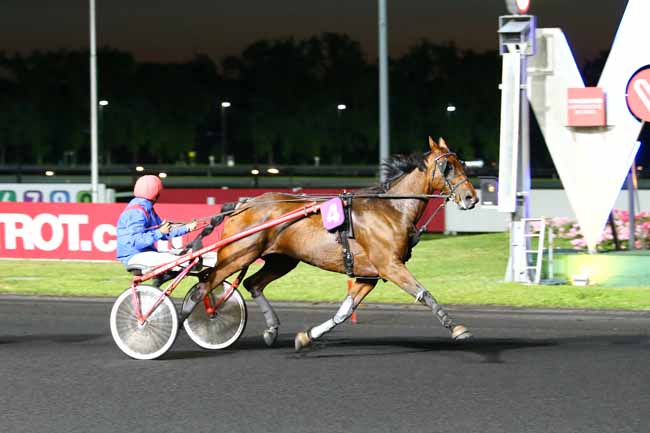 Photo d'arrivée de la course pmu PRIX ROSALIA à PARIS-VINCENNES le Mardi 13 juin 2017