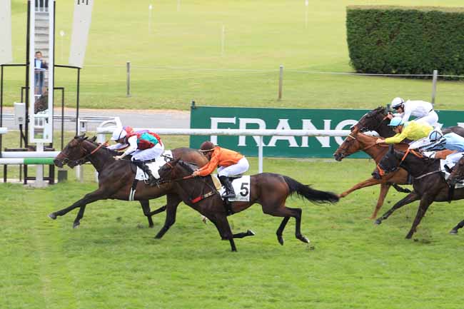 Photo d'arrivée de la course pmu PRIX ASTRONOMIE à MAISONS-LAFFITTE le Vendredi 16 juin 2017