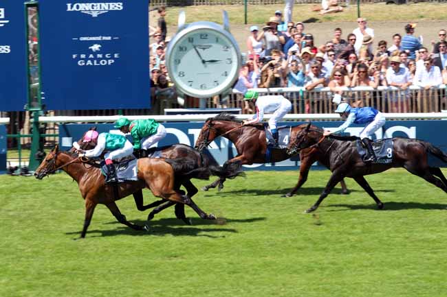 Photo d'arrivée de la course pmu PRIX HOCQUART LONGINES à CHANTILLY le Dimanche 18 juin 2017