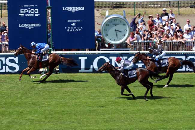 Photo d'arrivée de la course pmu PRIX BERTRAND DU BREUIL LONGINES à CHANTILLY le Dimanche 18 juin 2017