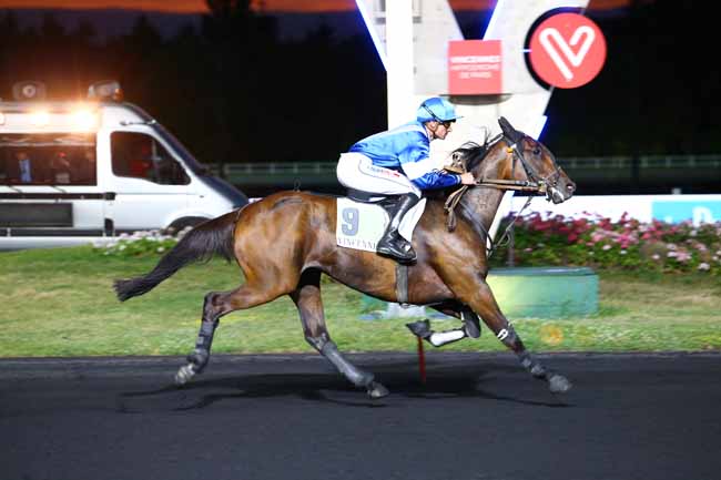 Photo d'arrivée de la course pmu PRIX OKDA à PARIS-VINCENNES le Vendredi 23 juin 2017
