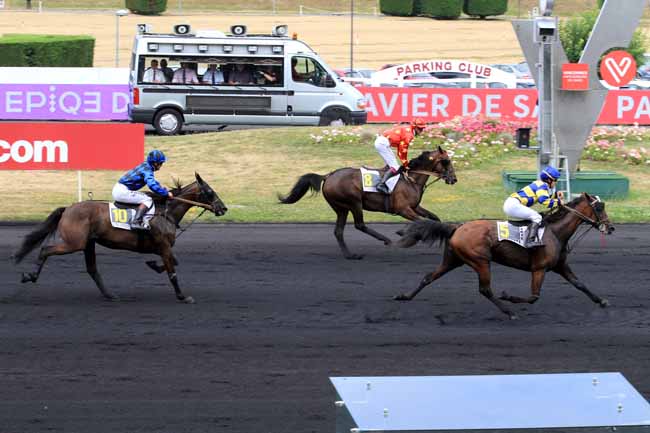 Photo d'arrivée de la course pmu PRIX XAVIER DE SAINT-PALAIS à PARIS-VINCENNES le Dimanche 25 juin 2017