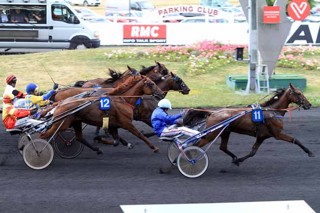 Photo d'arrivée de la course pmu PRIX DE GRASSE à PARIS-VINCENNES le Dimanche 25 juin 2017