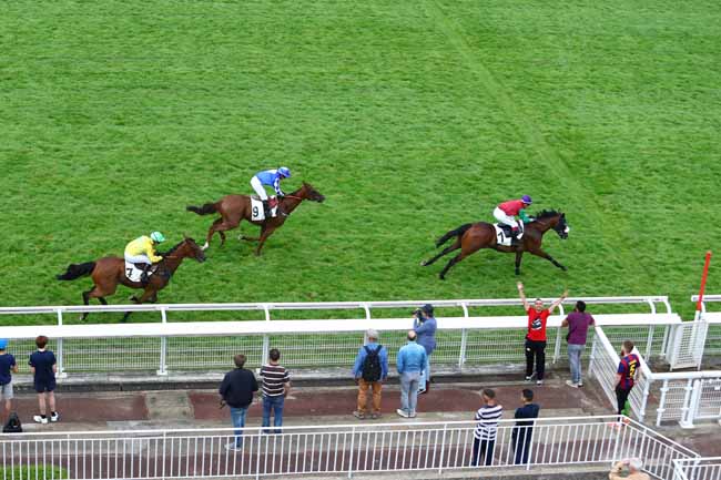 Photo d'arrivée de la course pmu PRIX GERALD DE ROCHEFORT à AUTEUIL le Mardi 27 juin 2017