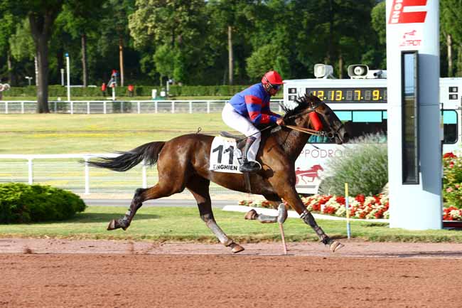 Photo d'arrivée de la course pmu PRIX DE LA PLACE VENDOME à ENGHIEN le Jeudi 29 juin 2017
