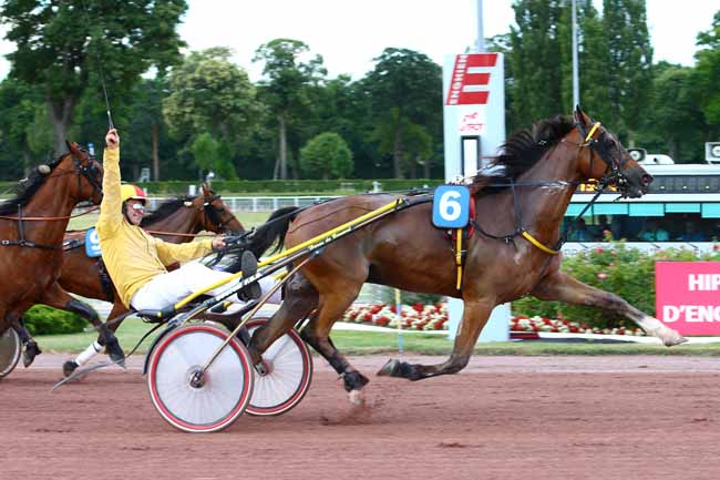 Photo d'arrivée de la course pmu PRIX DE LA GARE DES INVALIDES à ENGHIEN le Jeudi 29 juin 2017