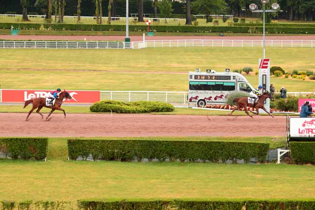 Photo d'arrivée de la course pmu PRIX DE NEUILLY-LEVALLOIS à ENGHIEN le Samedi 1 juillet 2017