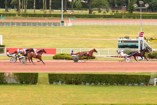 Photo d'arrivée de la course pmu PRIX DE L'OBSERVATOIRE à ENGHIEN le Samedi 1 juillet 2017