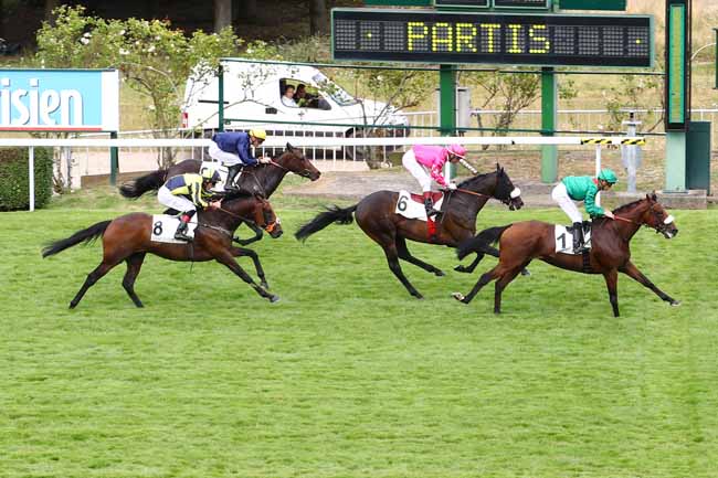 Photo d'arrivée de la course pmu GRAND PRIX DE SAINT-CLOUD à SAINT-CLOUD le Dimanche 2 juillet 2017