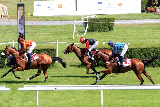 Photo d'arrivée de la course pmu PRIX LES OUVRES à CLAIREFONTAINE le Mardi 4 juillet 2017