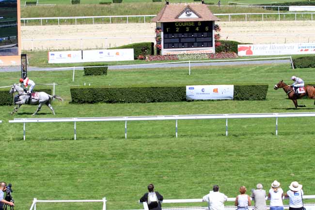 Photo d'arrivée de la course pmu PRIX LEOPOLD D'ORSETTI à CLAIREFONTAINE le Mardi 4 juillet 2017