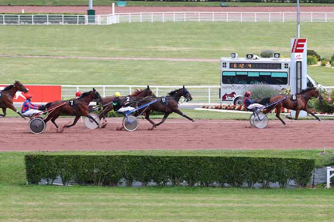 Photo d'arrivée de la course pmu PRIX DE LA GARE SAINT-LAZARE à ENGHIEN le Jeudi 6 juillet 2017