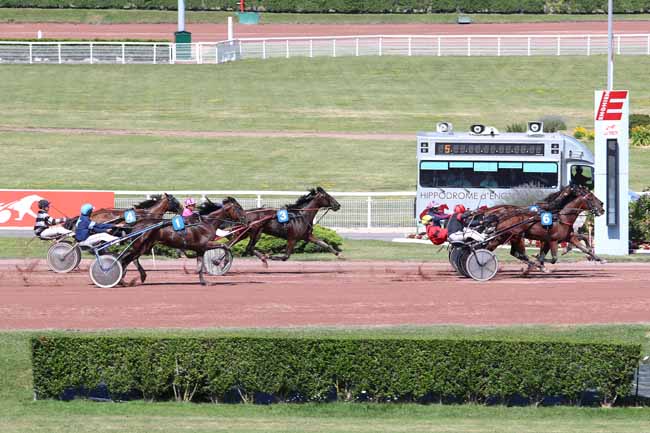 Photo d'arrivée de la course pmu PRIX DE LA MADELEINE à ENGHIEN le Jeudi 6 juillet 2017