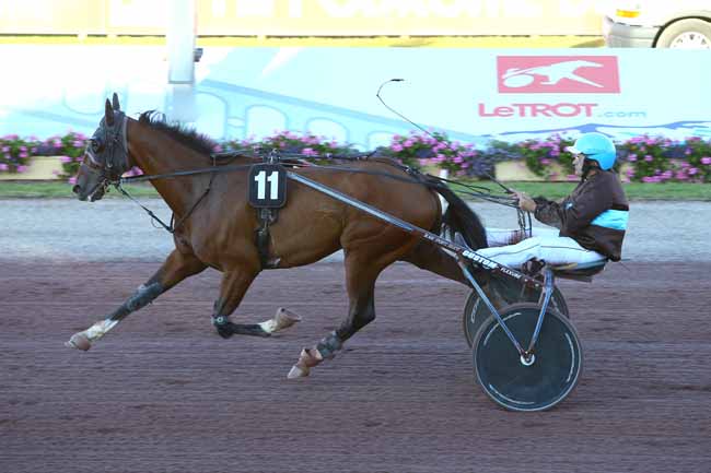 Photo d'arrivée de la course pmu PRIX DES VALERIANES à CABOURG le Vendredi 7 juillet 2017