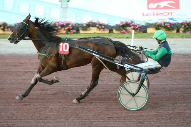 Photo d'arrivée de la course pmu PRIX DES FUSCHIAS à CABOURG le Vendredi 7 juillet 2017