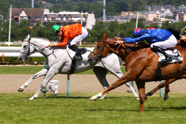 Photo d'arrivée de la course pmu PRIX DE MARINES à DEAUVILLE le Vendredi 7 juillet 2017