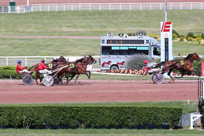 Photo d'arrivée de la course pmu PRIX DE BERLIN à ENGHIEN le Samedi 8 juillet 2017