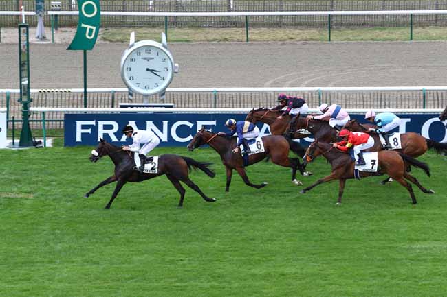 Photo d'arrivée de la course pmu PRIX DE LA FORET DE CHANTILLY à CHANTILLY le Dimanche 9 juillet 2017