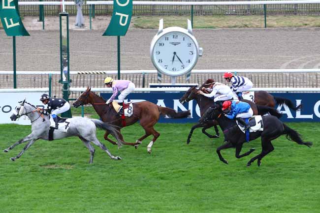 Photo d'arrivée de la course pmu PRIX DE LA FORET DU LYS à CHANTILLY le Dimanche 9 juillet 2017