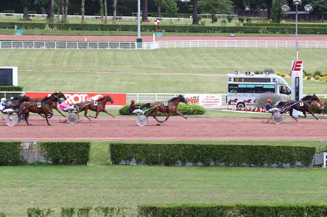 Photo d'arrivée de la course pmu PRIX DE L'OPERA à ENGHIEN le Jeudi 13 juillet 2017