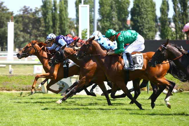 Photo d'arrivée de la course pmu PRIX JEAN BOULARD à VICHY le Mardi 18 juillet 2017