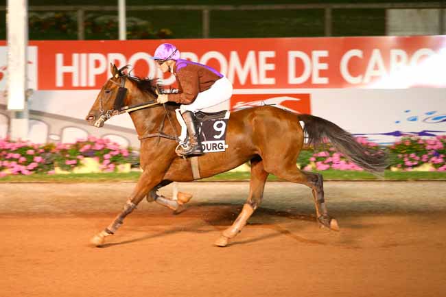 Photo d'arrivée de la course pmu PRIX DE LA VILLE DE DIVES-SUR-MER à CABOURG le Vendredi 21 juillet 2017