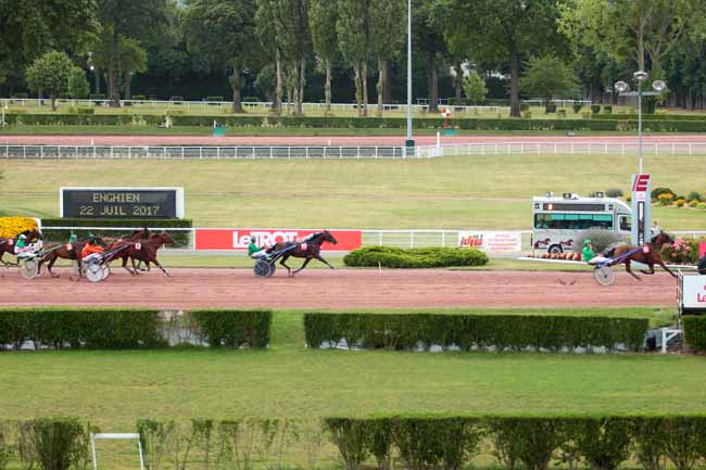 Photo d'arrivée de la course pmu PRIX DU PALAIS BOURBON à ENGHIEN le Samedi 22 juillet 2017