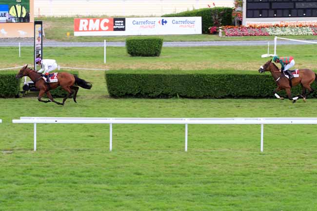 Photo d'arrivée de la course pmu PRIX DE L'OUDON à CLAIREFONTAINE le Samedi 22 juillet 2017