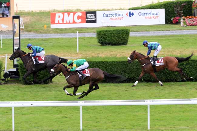 Photo d'arrivée de la course pmu PRIX DE LA DORETTE à CLAIREFONTAINE le Samedi 22 juillet 2017
