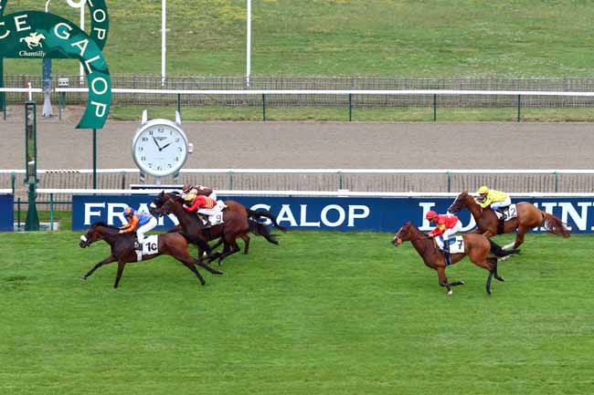 Photo d'arrivée de la course pmu PRIX DES GRANDES ECURIES à CHANTILLY le Lundi 24 juillet 2017