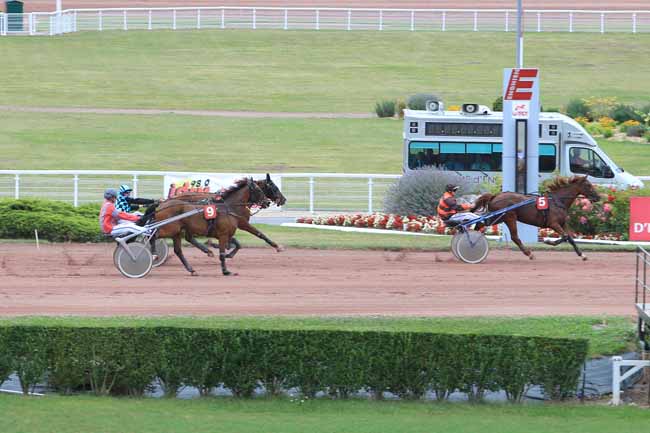 Photo d'arrivée de la course pmu PRIX DE CLIGNANCOURT à ENGHIEN le Mercredi 26 juillet 2017