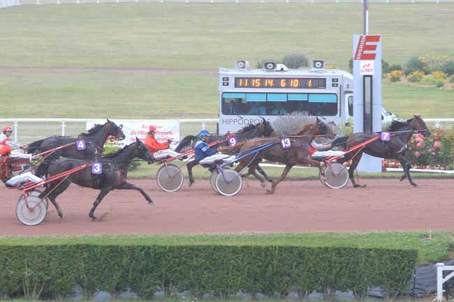 Photo d'arrivée de la course pmu PRIX DE CRESPIERES à ENGHIEN le Mercredi 26 juillet 2017