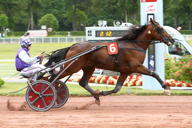Photo d'arrivée de la course pmu PRIX DE LA PORTE DE PANTIN à ENGHIEN le Jeudi 27 juillet 2017