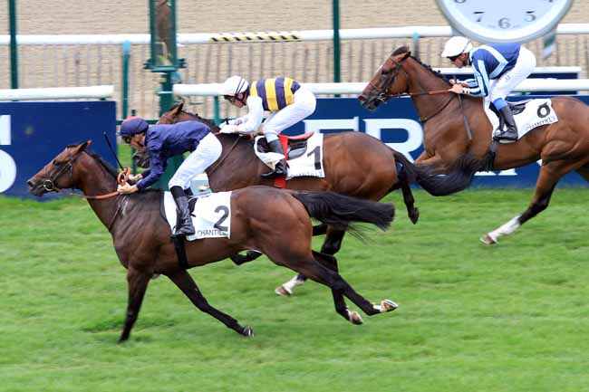 Photo d'arrivée de la course pmu PRIX DU FOUR A CHAUX à CHANTILLY le Vendredi 28 juillet 2017