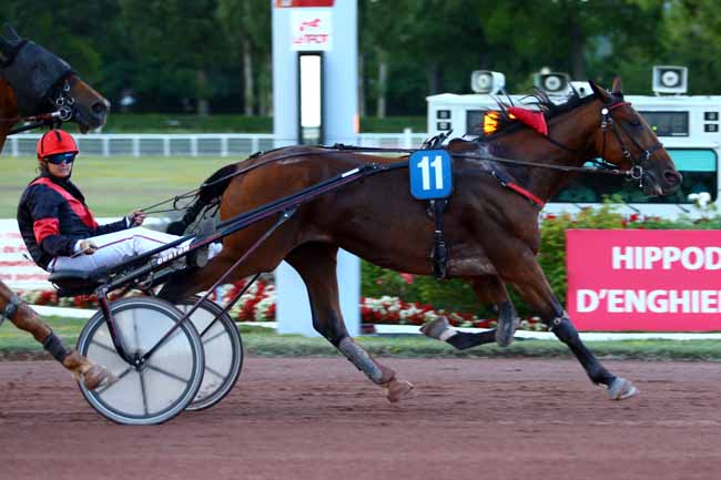 Photo d'arrivée de la course pmu PRIX DE SAINT-GERMAIN-DES-PRES à ENGHIEN le Dimanche 30 juillet 2017