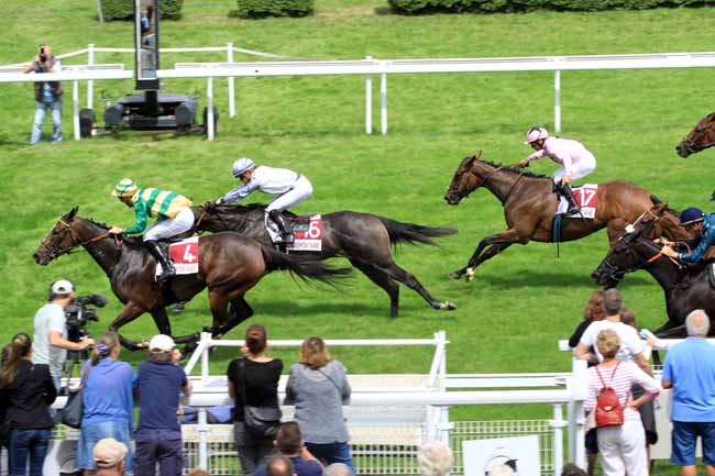 Photo d'arrivée de la course pmu PRIX ZALATAIA à CLAIREFONTAINE le Lundi 31 juillet 2017
