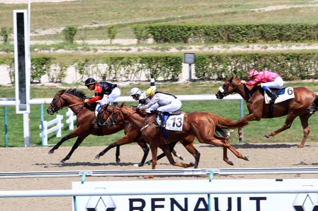 Photo d'arrivée de la course pmu PRIX DE PONT-L'EVEQUE à DEAUVILLE le Mardi 1 août 2017
