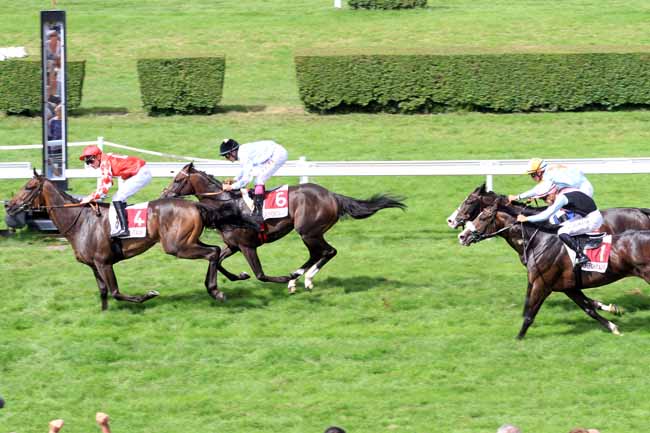 Photo d'arrivée de la course pmu PRIX DES CAMELIAS à CLAIREFONTAINE le Jeudi 3 août 2017